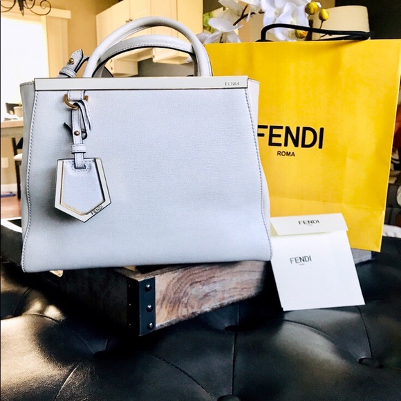 ⭐️SOLD⭐️FENDI Elite Vitello Petite 2Jours Tote - Picture 8 of 8